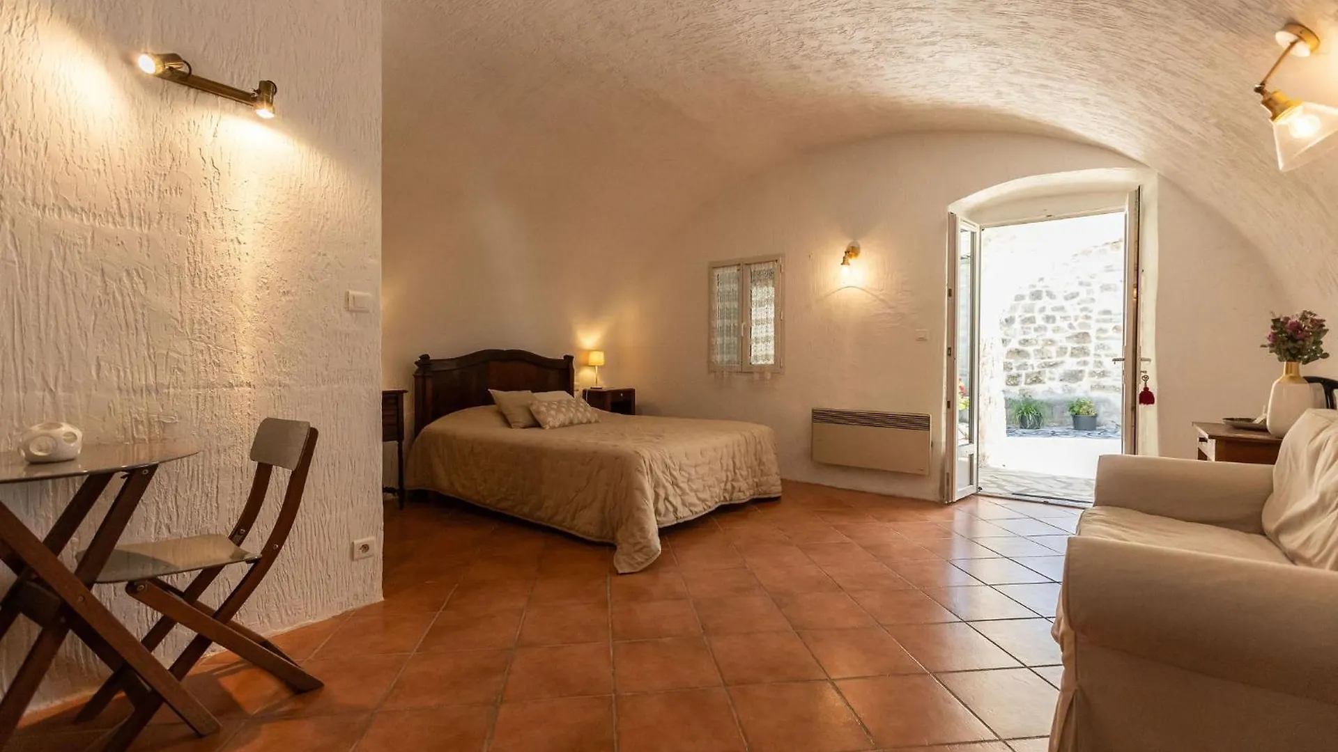 Les Monteils Hotel Grospierres 0*,