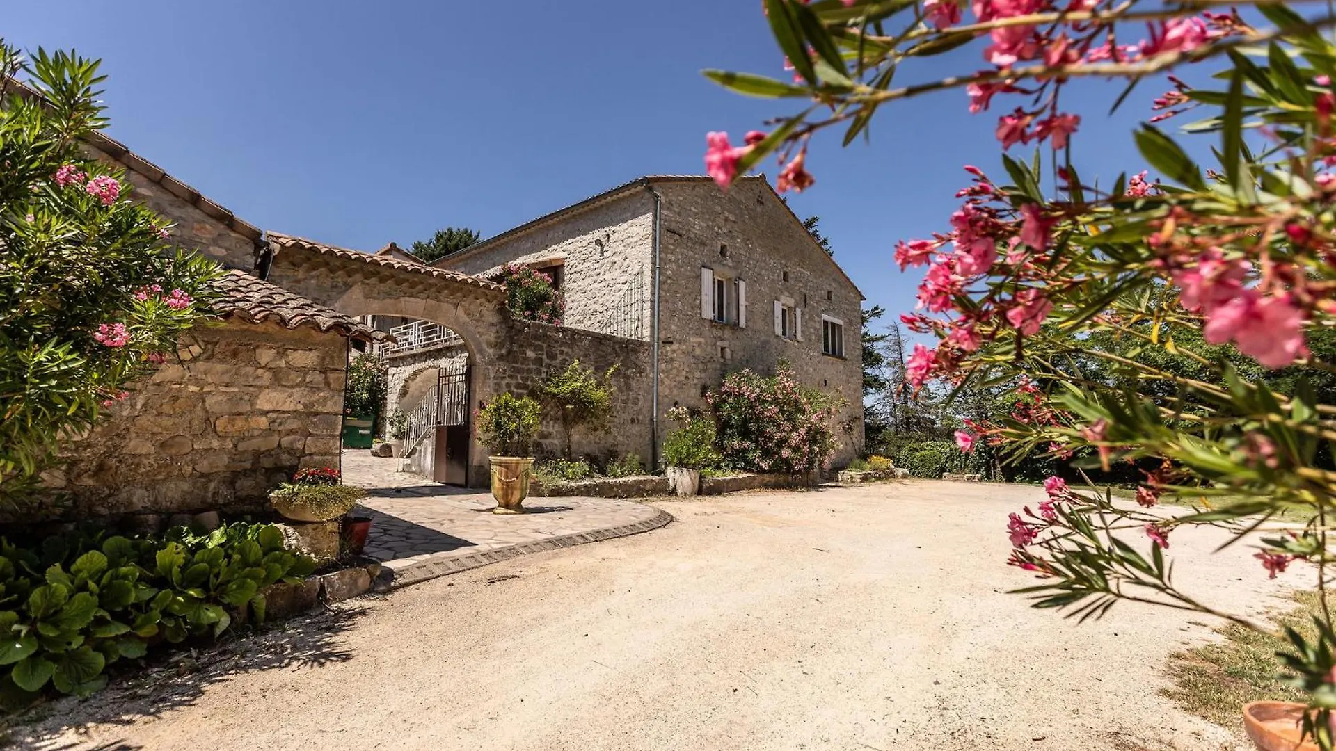 Guest house Les Monteils Hotel Grospierres