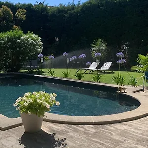 La Demeure Bed & Breakfast Eyguières